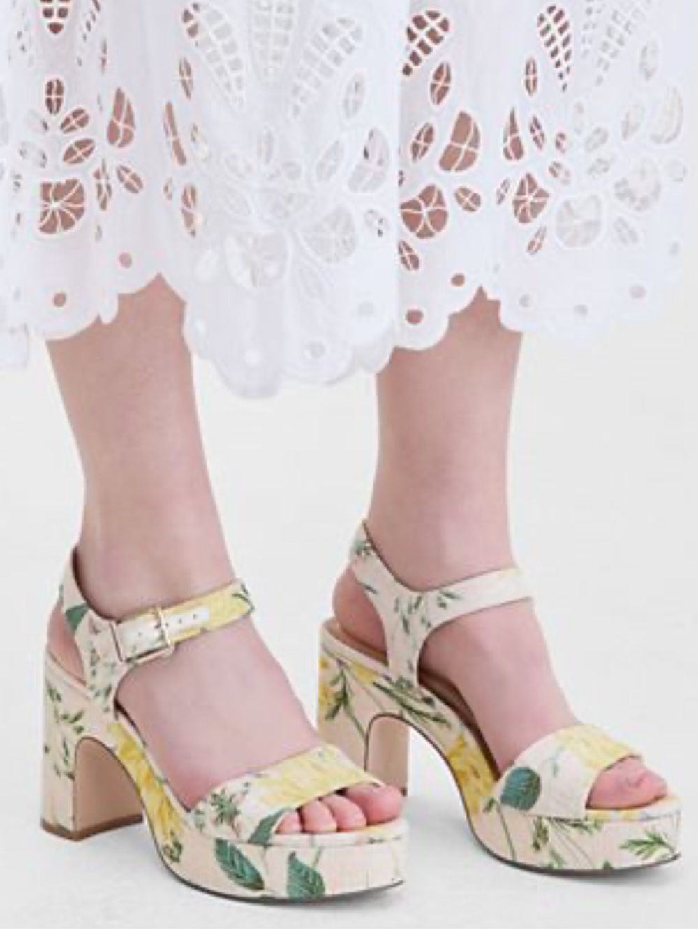 On 34th Women's Whillow floral garden Block chunky Heel Dress Sandals 8